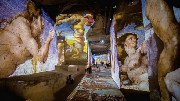 Meet Paris digital museum: L’Atelier des Lumières