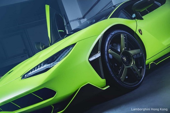 Luxury Cars Fall in Love with Verde Bronte Lamborghini Centenario (1)