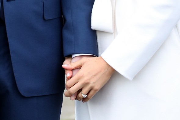 Meghan Markle’s Engagement Ring Has Diana’s Diamonds (1)